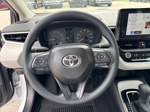 Used 2025 Toyota Corolla LE w/ Convenience Package FWD image 14