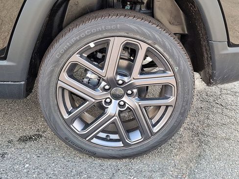 New 2026 Jeep Compass Limited image 8