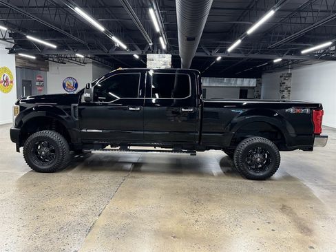 Used 2018 Ford F250 Lariat w/ Lariat Ultimate Package AWD/4WD image 4