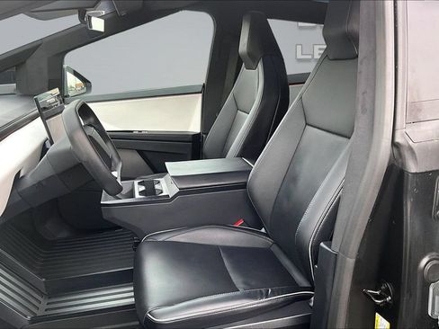 Used 2024 Tesla Cybertruck AWD Crew Cab image 24