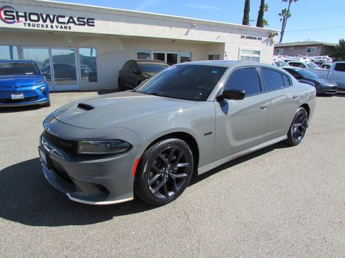 Used 2023 Dodge Charger R/T w/ Plus Group RWD image 4