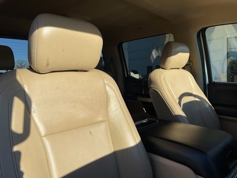 Used 2019 Ford F250 Lariat w/ Chrome Package image 31