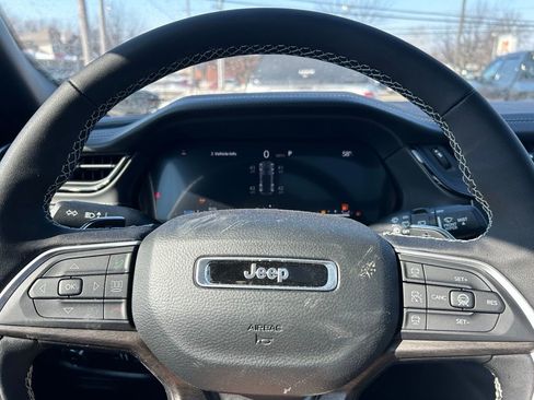 New 2026 Jeep Grand Cherokee Limited w/ Limited Altitude Package AWD/4WD image 16
