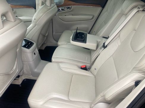 Used 2016 Volvo XC90 T8 Inscription w/ Vision Package image 11