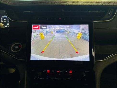 Used 2022 Jeep Grand Cherokee Trailhawk image 18