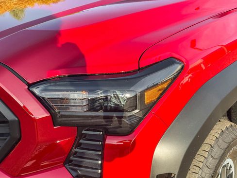 New 2026 Toyota Tacoma TRD Off-Road w/ TRD Off Road Upgrade Package AWD/4WD image 9
