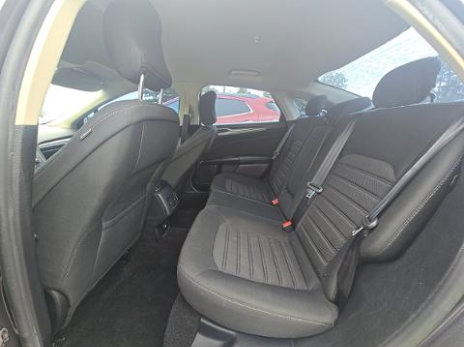 Used 2019 Ford Fusion SE FWD image 6