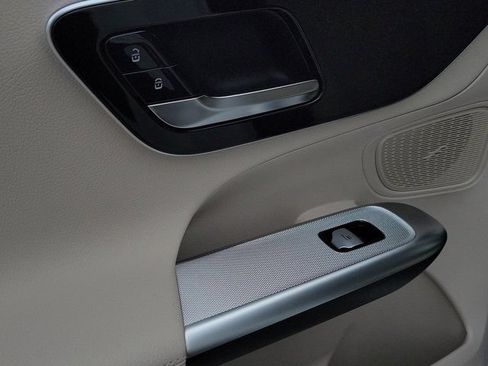 Certified 2026 Mercedes-Benz GLC 300 image 9