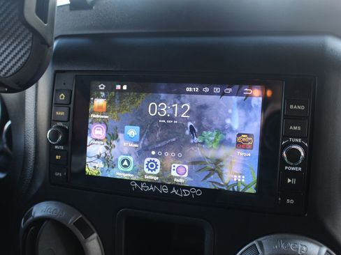 Used 2015 Jeep Wrangler Sport image 25