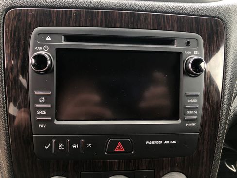 Used 2015 Chevrolet Traverse LT w/ Style and Technology Package FWD image 12