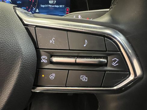 Used 2025 Chevrolet Equinox LT image 36