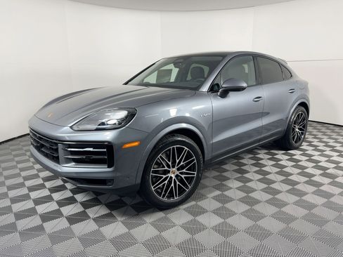 Used 2026 Porsche Cayenne E-Hybrid image 1