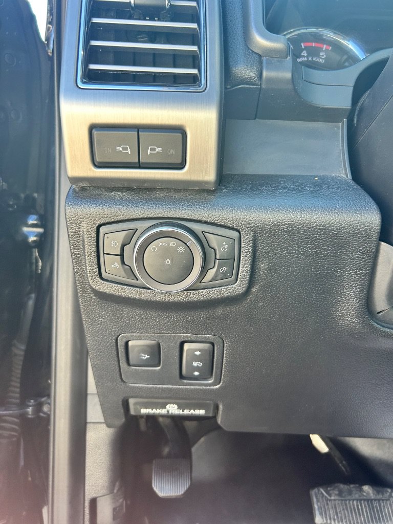 Used 2020 Ford F250 Platinum w/ FX4 Off-Road Package AWD/4WD image 15