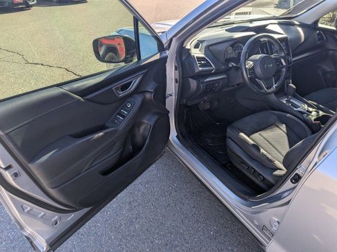 Used 2019 Subaru Forester Premium AWD/4WD image 8