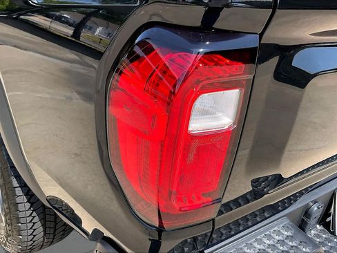 Used 2025 GMC Canyon Denali AWD/4WD image 28