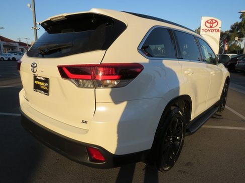 Used 2019 Toyota Highlander SE image 10
