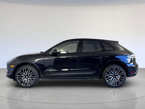 Certified 2025 Porsche Macan AWD/4WD image 2