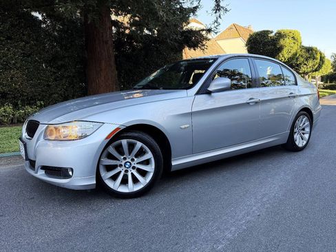 Used 2011 BMW 328i Sedan RWD image 2