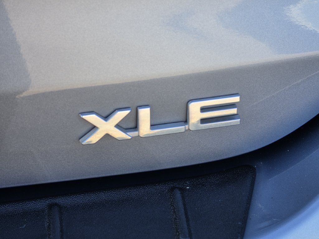 Used 2023 Toyota Highlander XLE FWD image 11