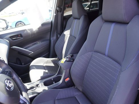 Used 2024 Toyota Corolla Cross AWD Hybrid w/ Moonroof Package image 22