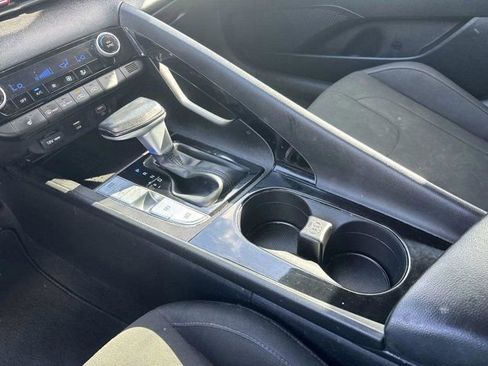 Used 2021 Hyundai Elantra SEL w/ Convenience Package FWD image 20
