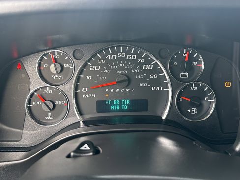 Used 2023 GMC Savana 2500 w/ Driver Convenience Package image 25