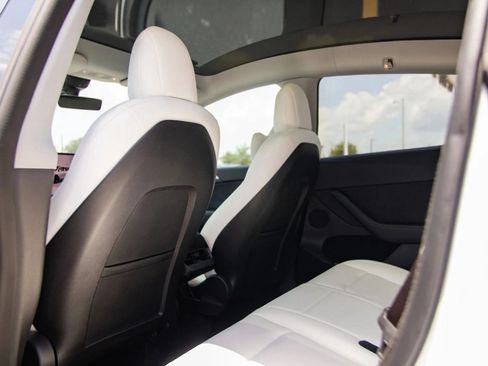 Used 2022 Tesla Model Y Performance AWD/4WD image 23