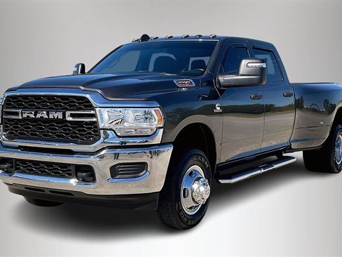 Used 2024 RAM 3500 Tradesman w/ Chrome Appearance Group image 2