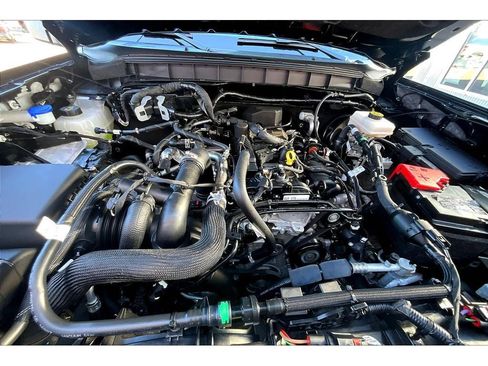 Used 2024 Ford Bronco Black Diamond image 10