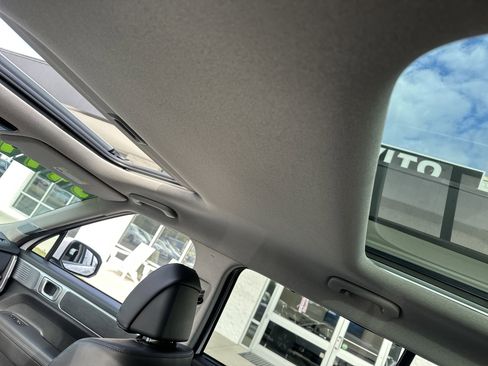 Used 2024 Hyundai Santa Fe Limited image 11