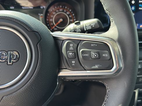 Used 2026 Jeep Wrangler Unlimited Sahara AWD/4WD image 31