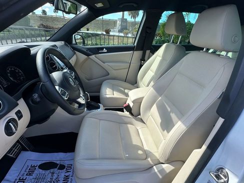 Used 2016 Volkswagen Tiguan R-Line image 32