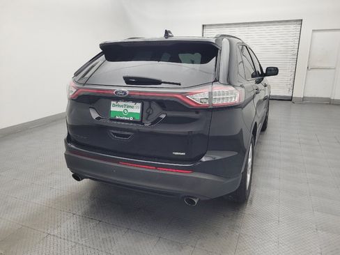 Used 2018 Ford Edge SE FWD image 7