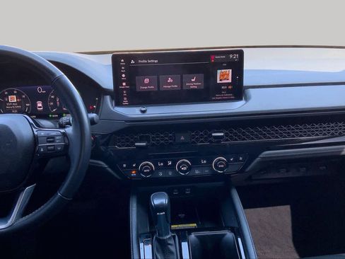 Used 2024 Honda Accord Touring image 6