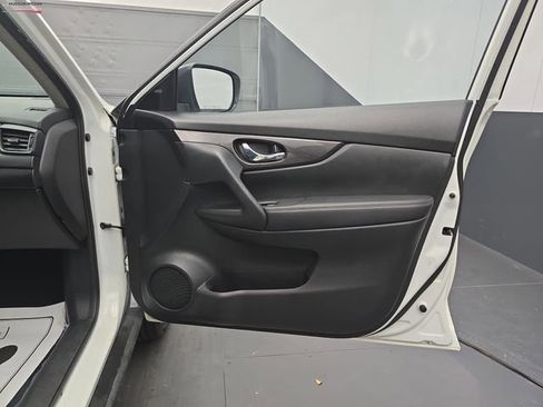 Used 2019 Nissan Rogue SV image 47