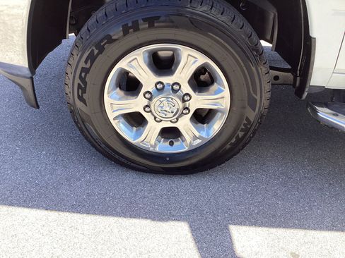 Used 2024 RAM 2500 Big Horn AWD/4WD image 8