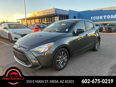 Used 2020 Toyota Yaris LE image 1