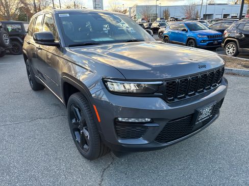 New 2025 Jeep Grand Cherokee Limited w/ Black Appearance Package image 8