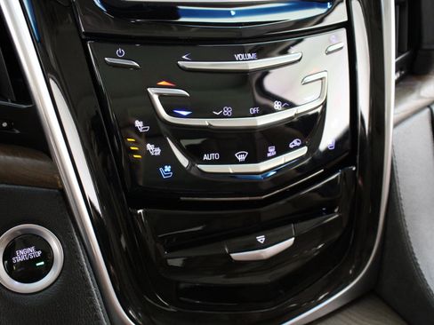 Used 2018 Cadillac Escalade Luxury image 68