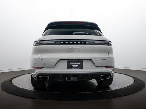 Certified 2026 Porsche Cayenne AWD/4WD image 6