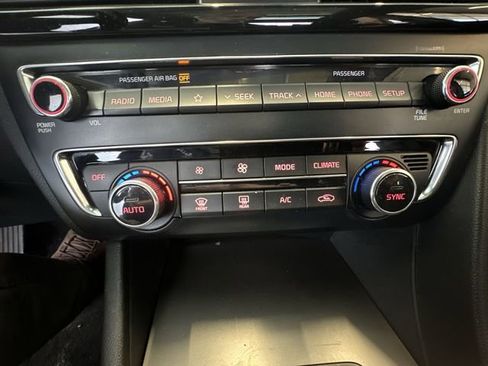 Certified 2019 Kia Optima S w/ S Panoramic Sunroof Package image 19