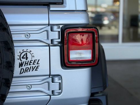 Used 2023 Jeep Wrangler Unlimited AWD/4WD image 13