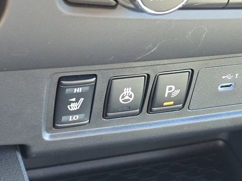 New 2026 Nissan Frontier SV w/ All-Weather Content Package AWD/4WD image 11