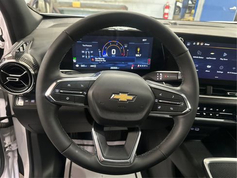 Certified 2025 Chevrolet Equinox LT AWD/4WD image 18