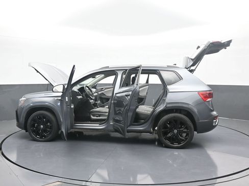 Used 2022 Volkswagen Taos SEL w/ Panoramic Sunroof Package image 74