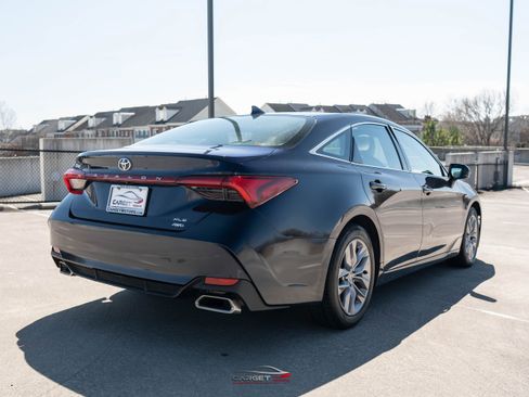 Used 2021 Toyota Avalon XLE w/ Moonroof Package image 4