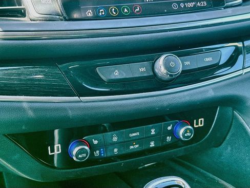 Used 2020 Buick Enclave Avenir w/ Avenir Technology Package FWD image 17