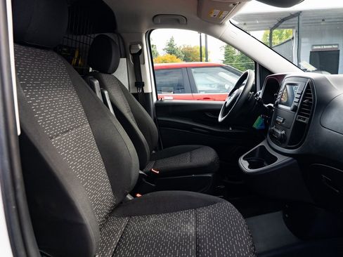 Used 2023 Mercedes-Benz Metris image 18