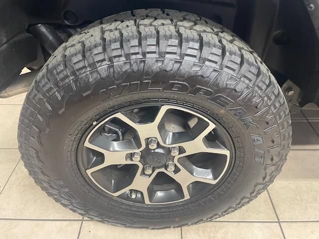 Used 2018 Jeep Wrangler Unlimited Sahara AWD/4WD image 17