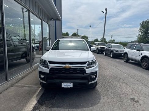 Used 2022 Chevrolet Colorado LT w/ Luxury Package AWD/4WD image 2